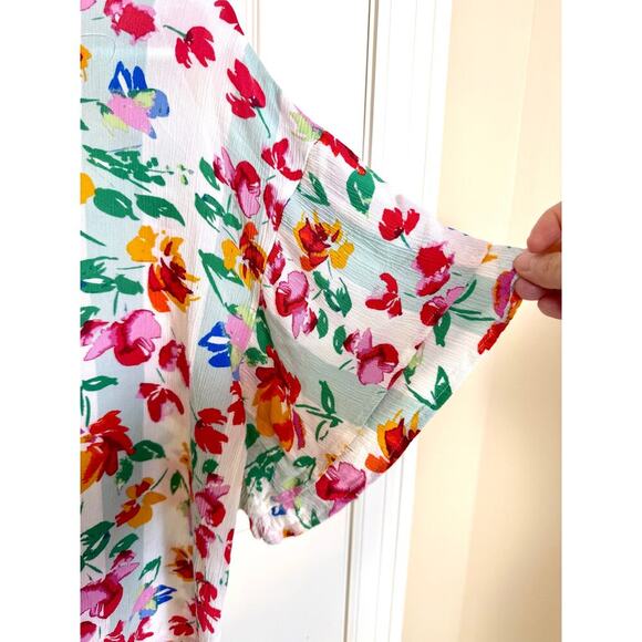 Bobeau Ruffle Sleeve Floral Blouse Lightweight Boho Top Size M - Picture 4 of 7